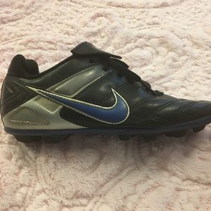 Nike youth soccer cleats